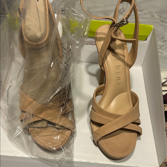 Giani Bernini Shoes - Giani Bernini Beige Strappy Heels